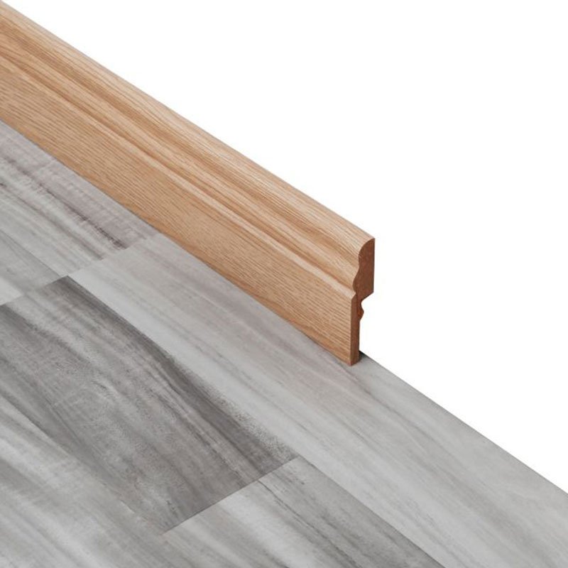 Solid wood skirting Plinthe en bois massif