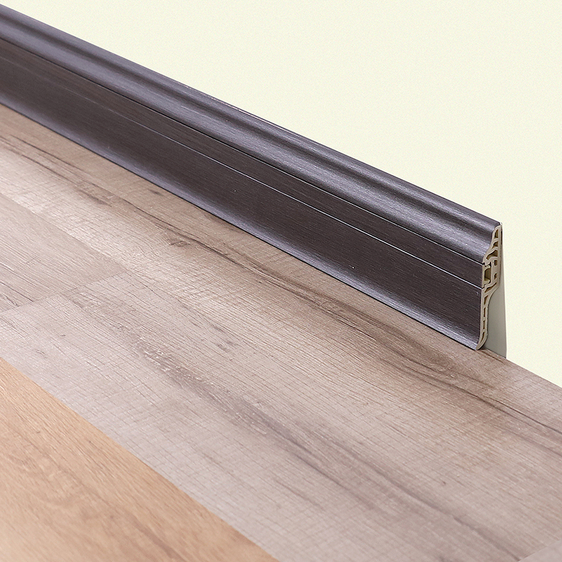 Profil de plinthe en PVC &agrave; grain de bois