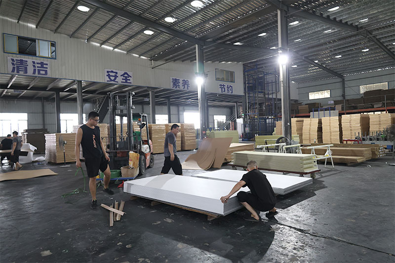 Fournisseur de panneaux muraux en PVC