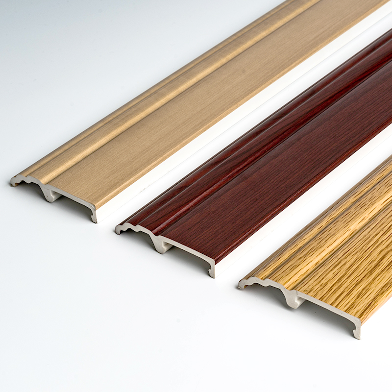 plinthe murale en plastique