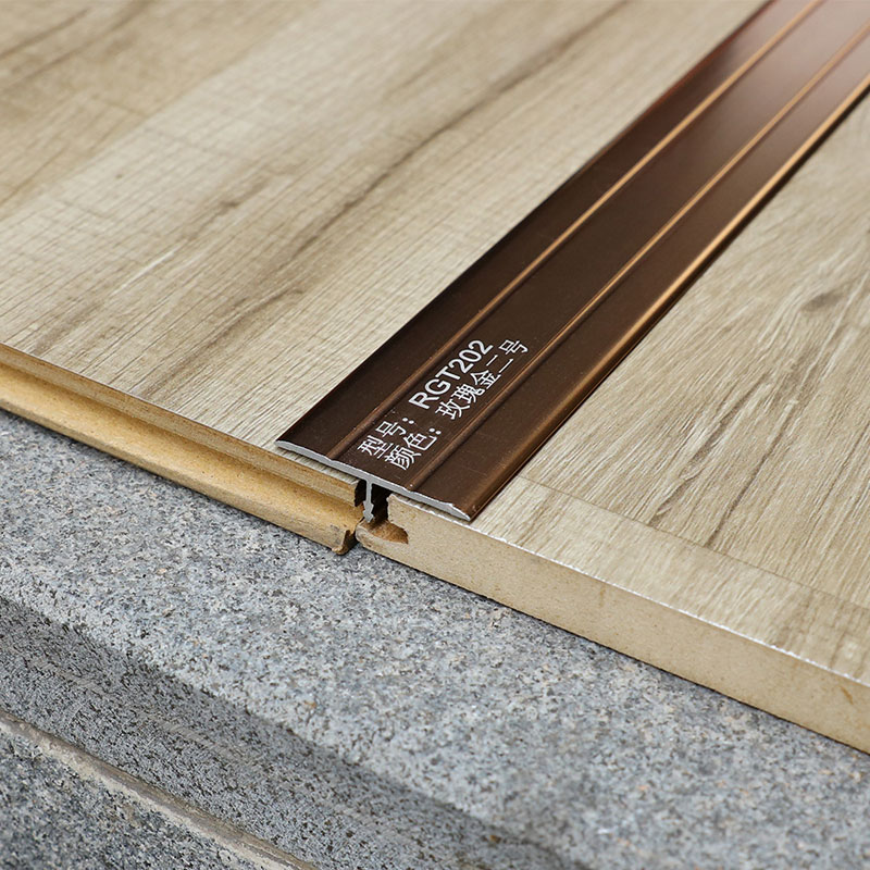 Bandes de transition carrelage int&eacute;rieur &agrave; carrelage