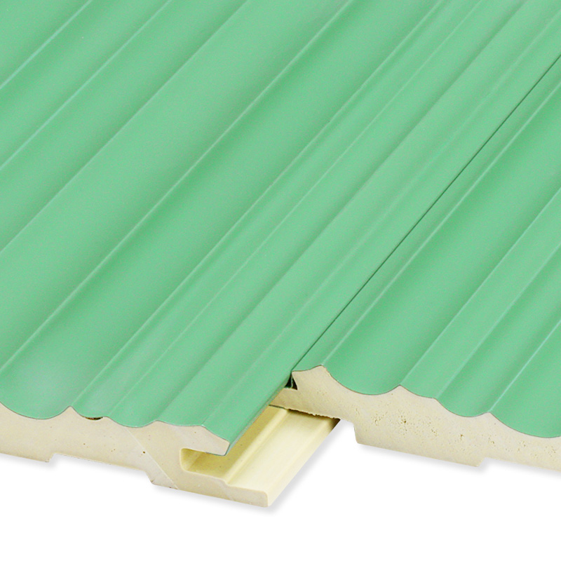 Panneau WPC cannel&eacute; int&eacute;rieur