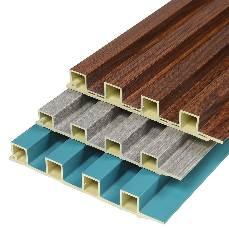 Mur int&eacute;rieur en panneaux cannel&eacute;s