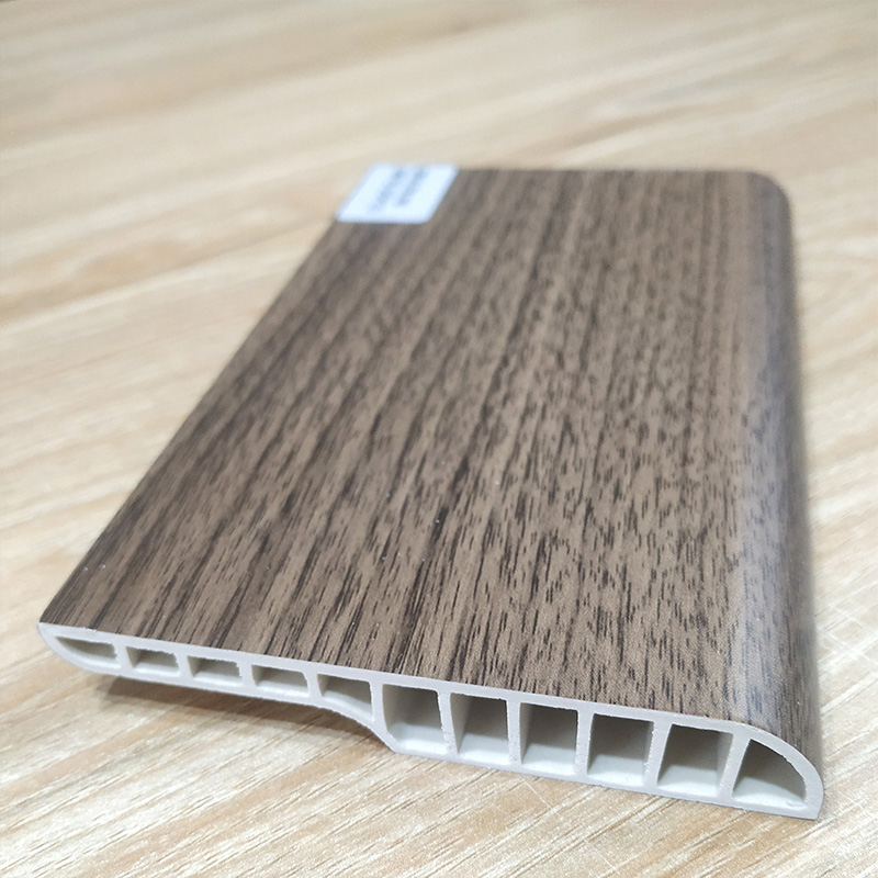 Plinthe haute de luxe