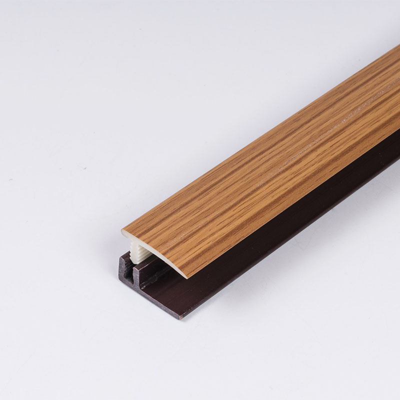 Bande de bord de sol en forme de T