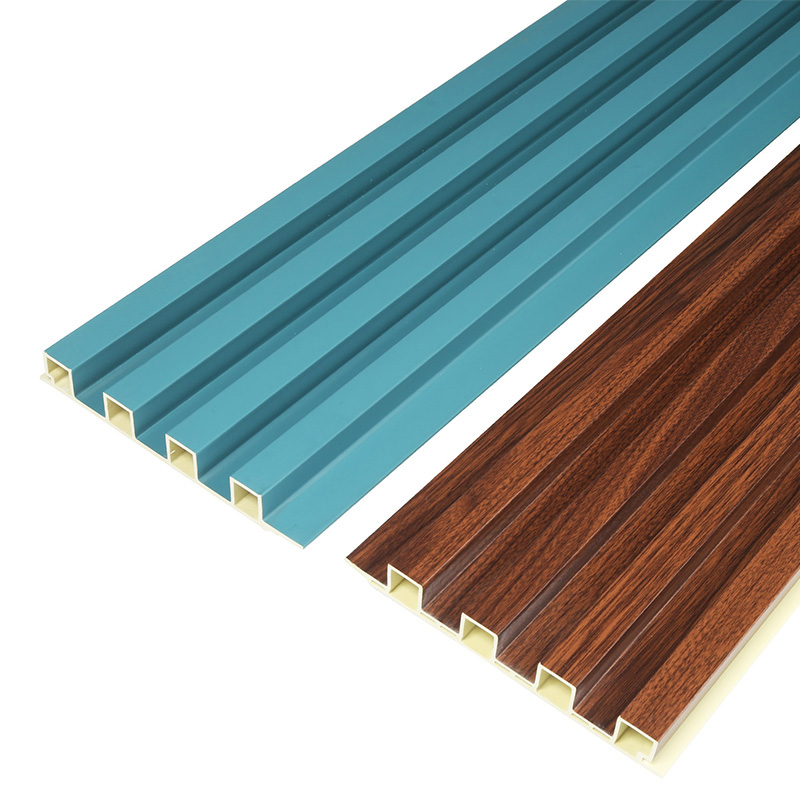 Mur de panneaux cannel&eacute;s