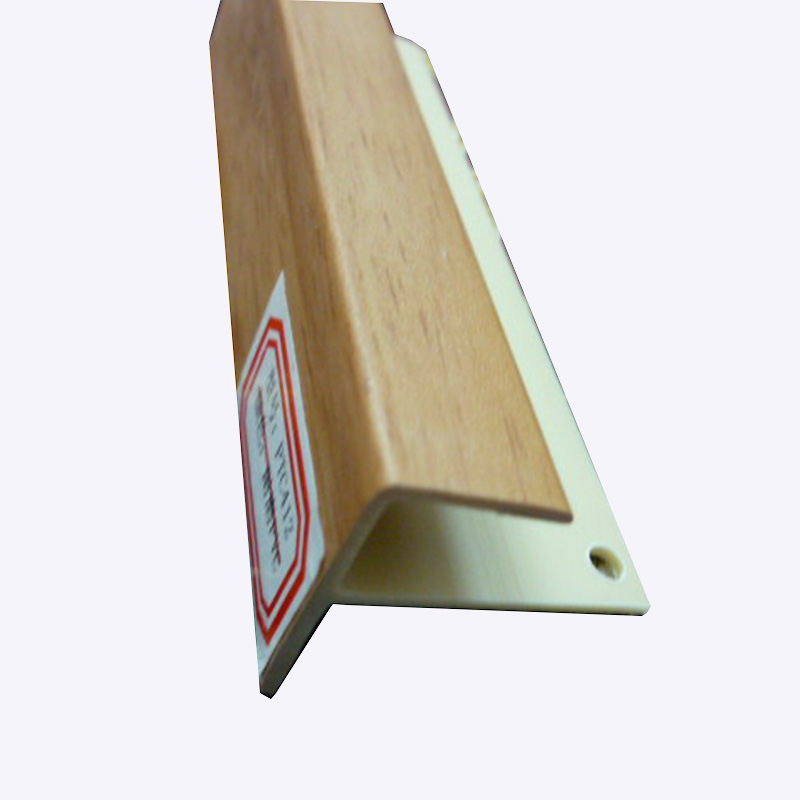 Bande de fermeture d'escalier durable en forme de F