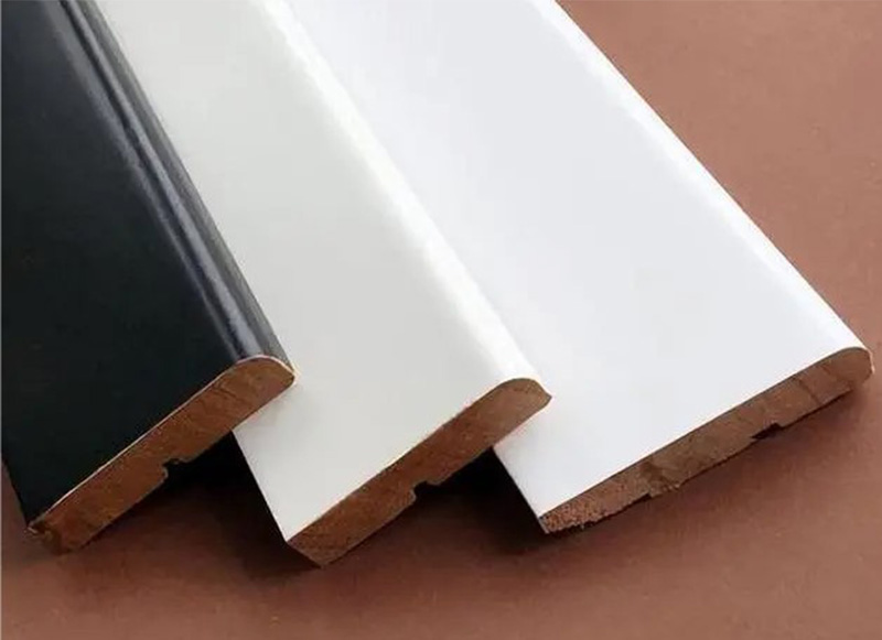 Types int&eacute;rieurs de plinthes de sol