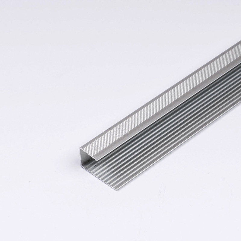 Bordure de carrelage int&eacute;rieur pour escaliers