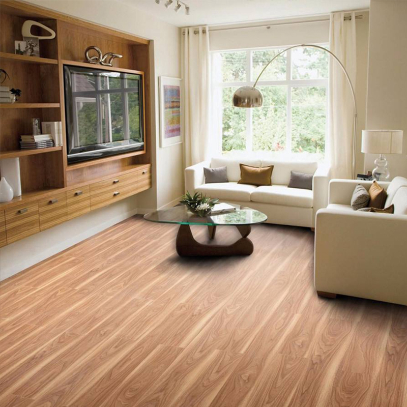 Plancher en PVC &agrave; grain de bois