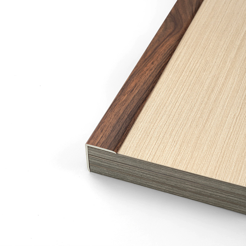 Bande de chant en forme de V &agrave; grain de bois