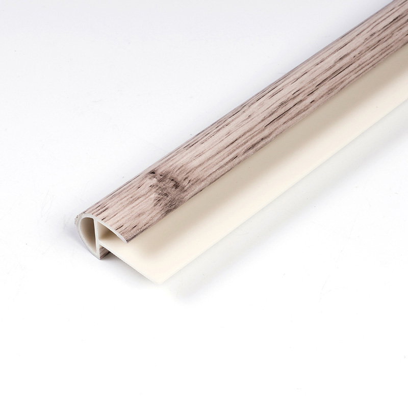 Bandes de bord d'escalier en PVC