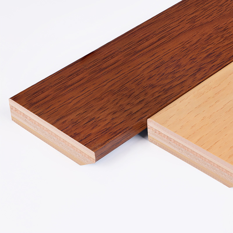 Plinthe en bois massif