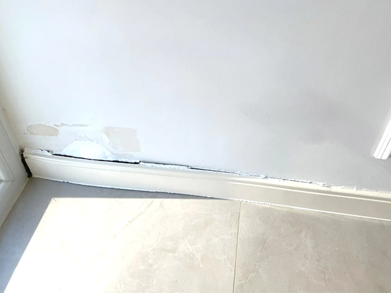 Que se passe-t-il si la plinthe est mouillée ?