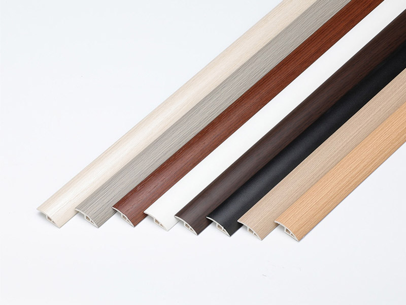 R&eacute;ducteur de rev&ecirc;tement de sol en PVC &agrave; grain de bois 28*5 mm