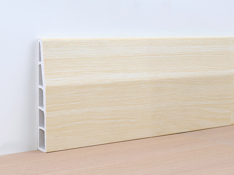 Plinthe en PVC chanfrein&eacute;e 100*15 mm