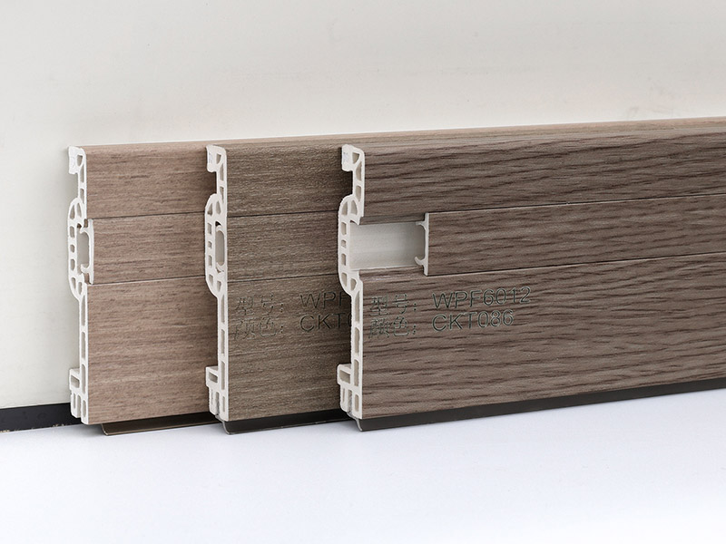 Plinthe cach&eacute;e de clou de 60*12mm WPC