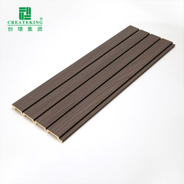Panneaux muraux cannelés en PVC finition bois 170*11mm