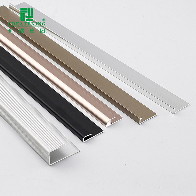 Garniture de bord de plancher à canal C de 20,7 x 4,1 mm