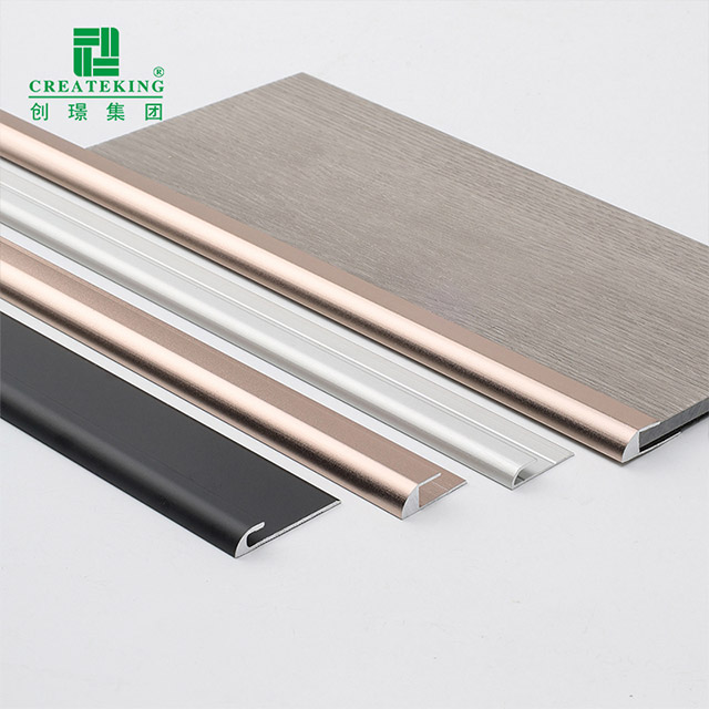 Garniture métallique de plancher en canal C de 22x3 mm 