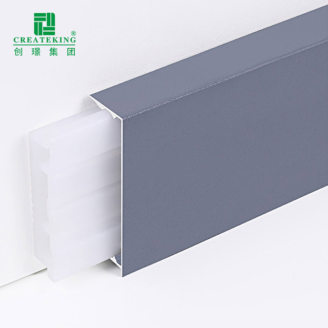Plinthe en alliage d'aluminium 39,7*11,7 mm