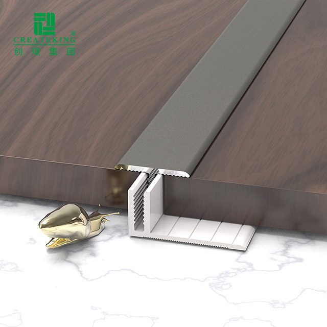 Garniture de bord en alliage d'aluminium en forme de T de 18 x 11,4 mm.