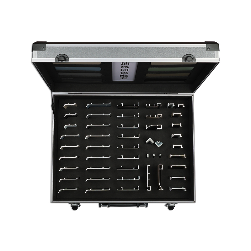 plinthe murale en m&eacute;tal