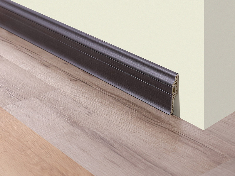 Plinthe en langue d'agneau en PVC 68*17 mm