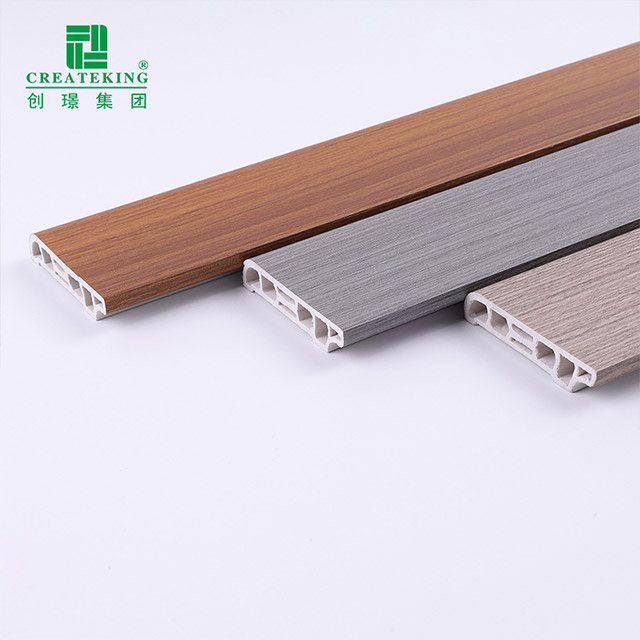 Plinthe en PVC à grain de bois 60*15 mm