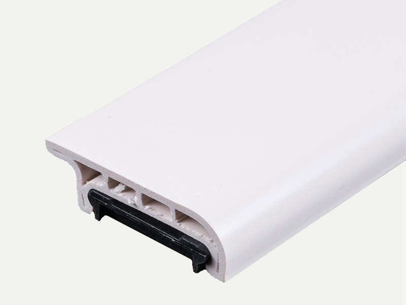 Plinthe &agrave; clipser en PVC 50*15 mm