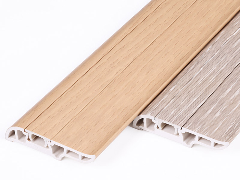Plinthe &agrave; ongles cach&eacute;e en PVC 50*12mm