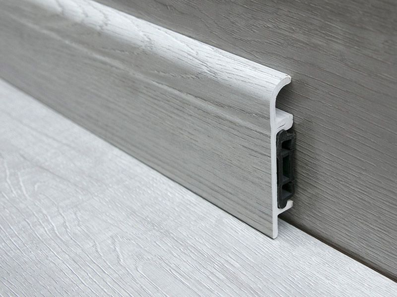Plinthe &agrave; clipser en PVC 76*14 mm