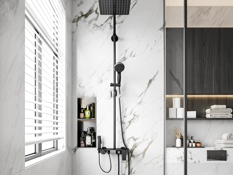 Feuille de marbre en PVC dans la salle de bain