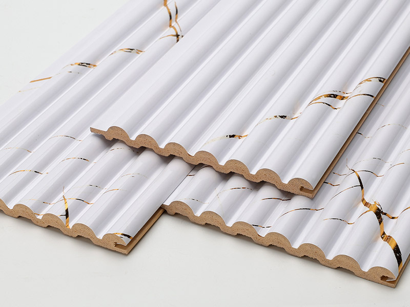 Panneau mural demi-rond solide finition marbre blanc dor&eacute; 105,5 x 8,5 mm 