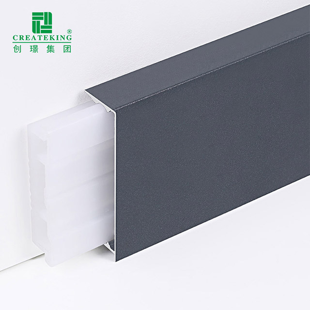 Plinthe en alliage d'aluminium 39,7*11,7 mm