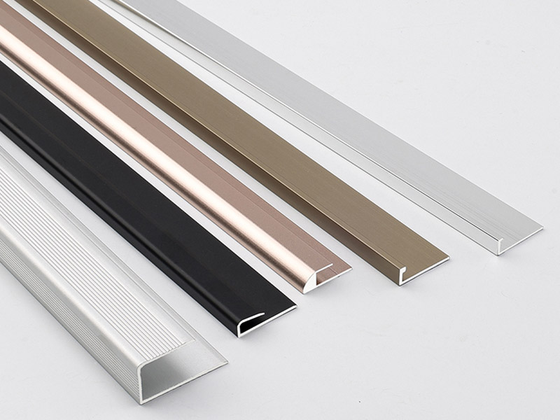 Garniture de bord en aluminium pour plancher SPC