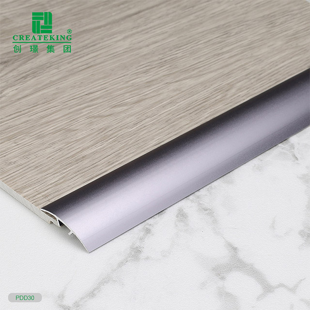 Bande de transition universelle en aluminium pour sol 4,28 x 30 mm