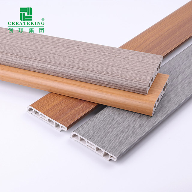 Plinthe en PVC à grain de bois 60*15 mm