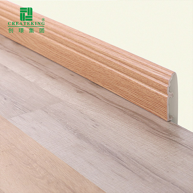 Plinthe à clipser en PVC 85*16 mm