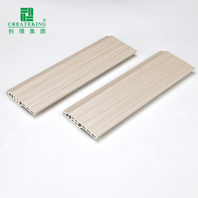 Plinthe en langue d'agneau en PVC 80*14 mm