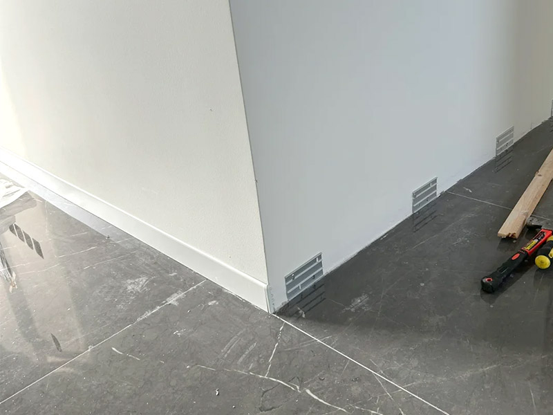 les plinthes devraient-elles &ecirc;tre de la m&ecirc;me couleur que les murs