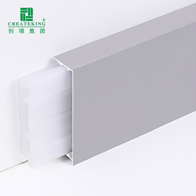 Plinthe en alliage d'aluminium 39,7*11,7 mm