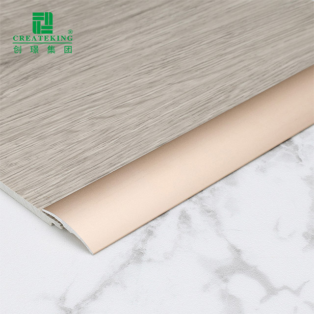 Bande de transition universelle en aluminium pour sol 4,28 x 30 mm