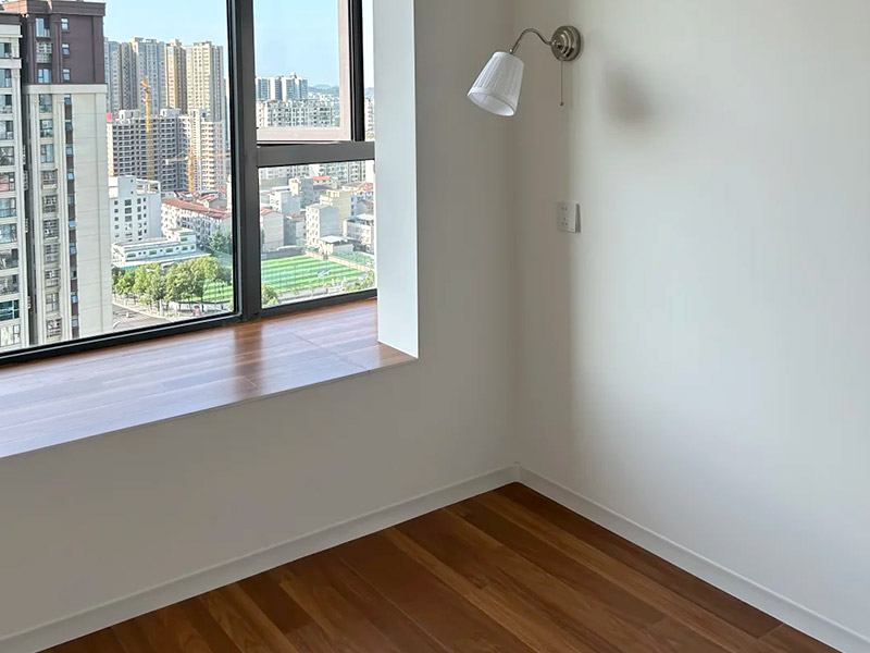 Plinthes autocollantes