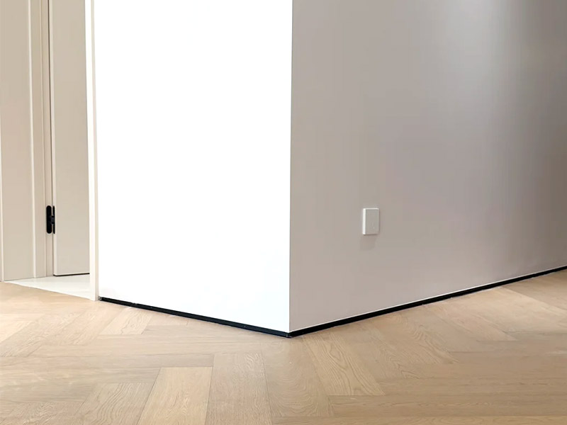 Quels sont les avantages et les inconvénients des plinthes Shadow Gap ?