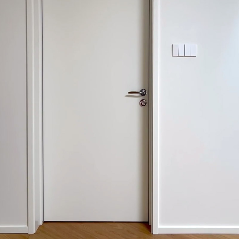 De quelle couleur doivent être les plinthes ?