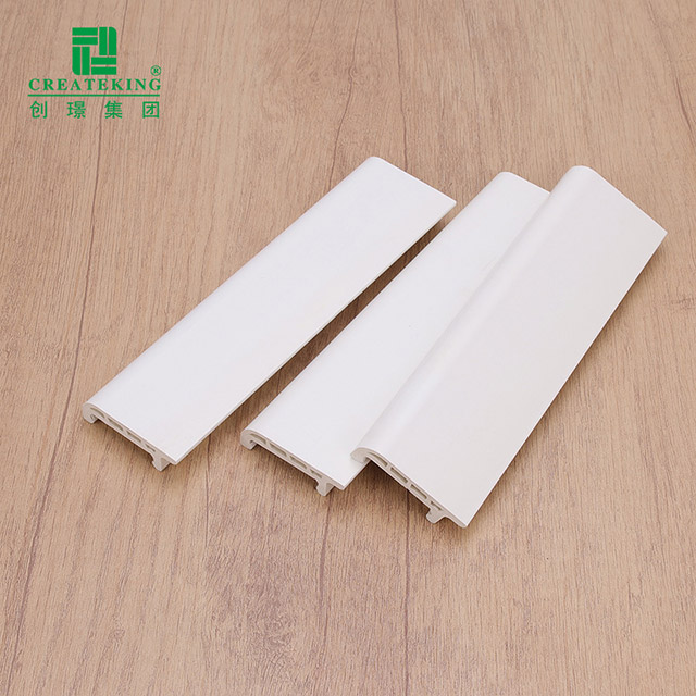 Plinthe à clipser en PVC 50*15 mm