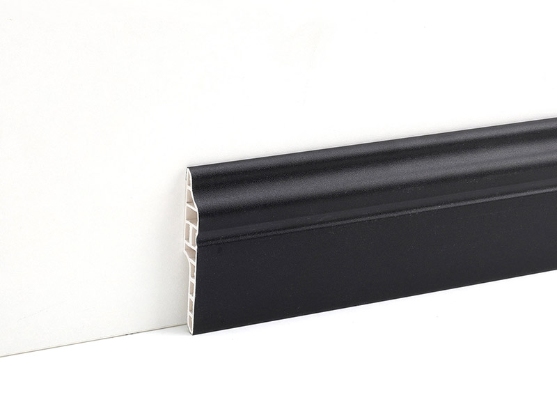 Plinthe creuse multi-cavit&eacute; en PVC 70*16 mm