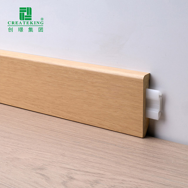 Plinthe à clipser en PVC solide 60*12 mm