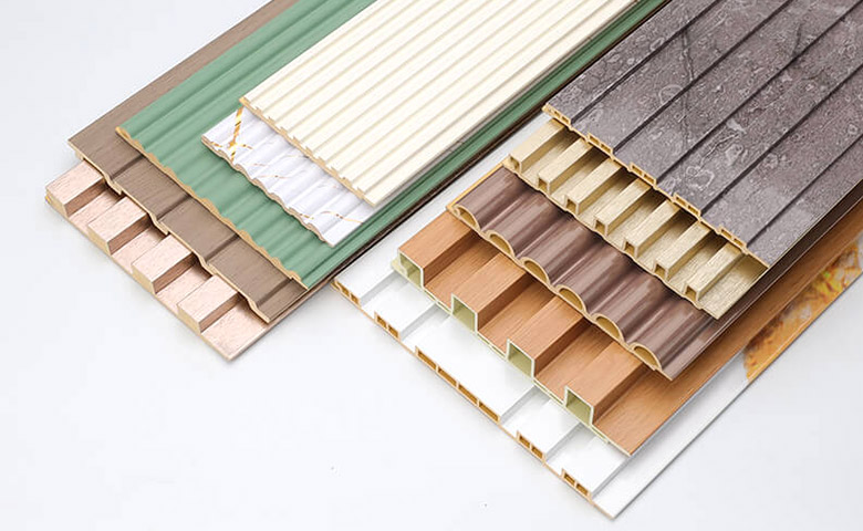 Pouvez-vous utiliser des panneaux muraux au plafond ?